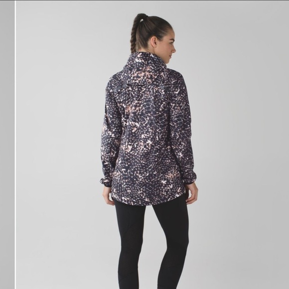 975. Like New - Lululemon Miss Misty Jacket II Star Crushed Multi With Hood - Picture 7 of 12